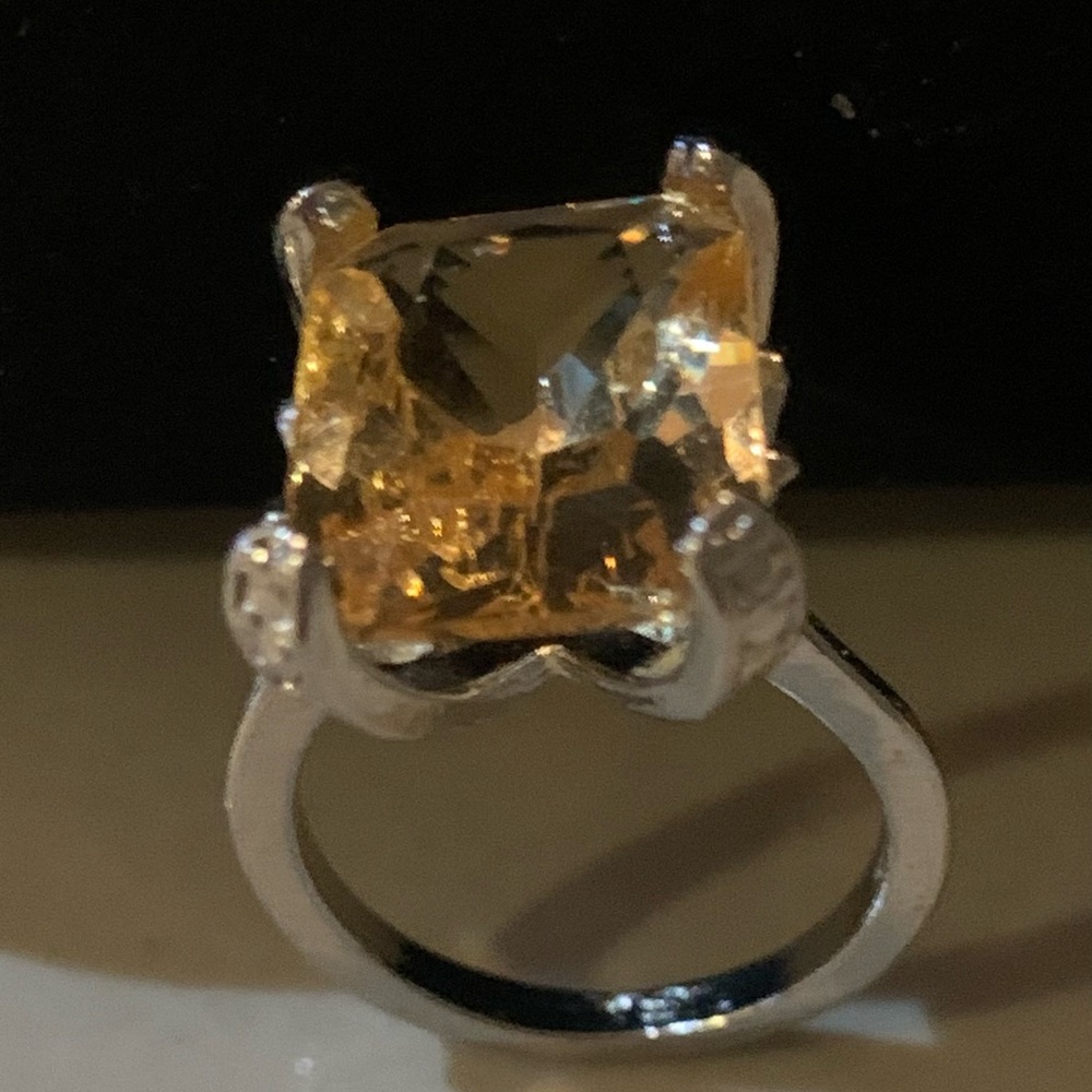Ring Size-8 zirconia champagne stone flower design